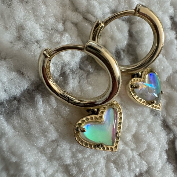 Kendra Scott Gold Iridescent Stone Stud Heart Hoop Earrings - Picture 2 of 5